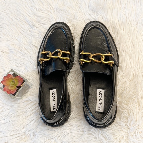 NEW Steve Madden Karmine Black Leather Gold Chain Loafers women sz 5,7.5,8.5,9.5 - Picture 6 of 9